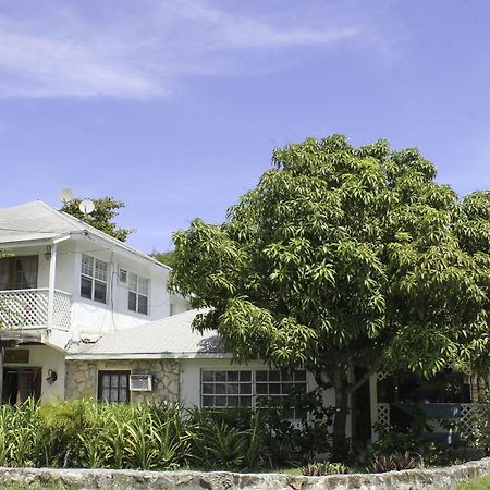 Tingum Village Hotel Dunmore Town Buitenkant foto