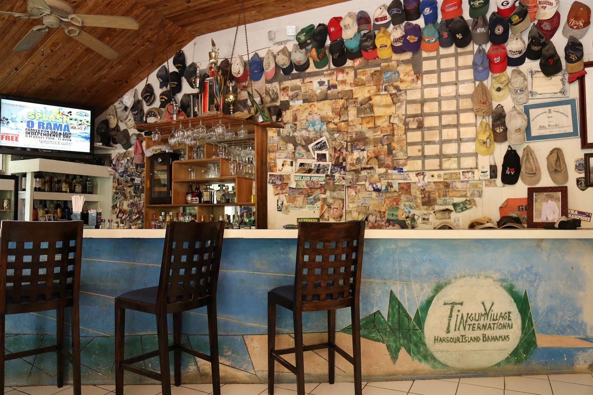 Tingum Village Hotel Dunmore Town Buitenkant foto